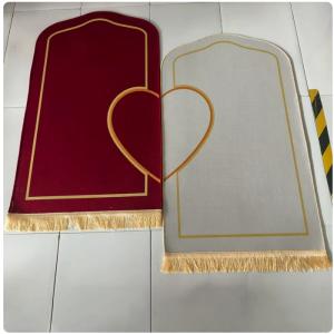 Soft Portable Polyester Flannel Prayer Mat Non-Slip Embossing Floor Carpet for Worship Kneel Ramadan Gift
