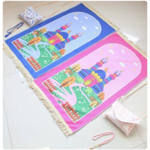 Lightweight Velvet Non-Slip Children's Muslim Prayer Mat Beautiful Gift Bag Pack Set